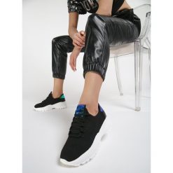 Czarne Sneakersy Finemond. Czarne sneakersy damskie Renee. W wyprzedaży za 59,99 zł.