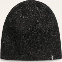 Levi's - Czapka. Czarne czapki damskie Levi's®, bez wzorów, z poliesteru. W wyprzedaży za 79,90 zł.