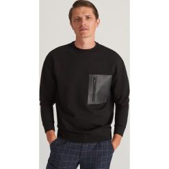 Bluza z dekoracyjnym zamkiem - Czarny. Czarne bluzy męskie Reserved, s, bez wzorów, bez kołnierzyka, bez rękawów, bez kaptura. Za 139,99 zł.