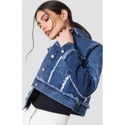 NA-KD Krótka kurtka jeansowa - Blue. Niebieskie kurtki damskie jeansowe marki NA-KD. Za 242,95 zł.