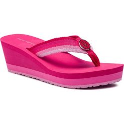 Japonki TOMMY HILFIGER - Ombre Effect Beach Sandal FW0FW03788 Bright Rose 633. Różowe klapki damskie TOMMY HILFIGER, bez wzorów, z tworzywa sztucznego, bez obcasa, na obcasie. W wyprzedaży za 139,00 zł.