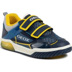 Sneakersy GEOX - J Inek B. A J029CA 014BU C0657 D Navy/Yellow. Niebieskie trampki chłopięce Geox, bez wzorów, ze skóry ekologicznej, na rzepy. W wyprzedaży za 259,00 zł.