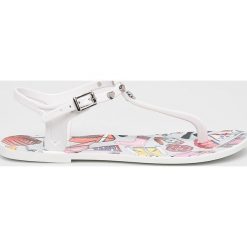 Love Moschino - Sandały. Białe klapki damskie Love Moschino, bez wzorów, z materiału, bez obcasa, na obcasie. W wyprzedaży za 249,90 zł.