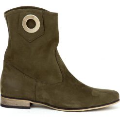 Wsuwane botki na płaskiej podeszwie - skóra naturalna - model 270 - kolor oliwka. Botki damskie Zapato, ze skóry, klasyczne, bez obcasa, na płaskiej podeszwie, bez zapięcia. W wyprzedaży za 319,20 zł.