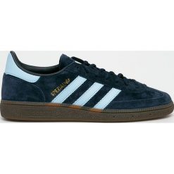 Adidas Originals - Buty Handball Spezial. Niebieskie sneakersy męskie adidas Originals, ze skóry, na sznurówki, do piłki ręcznej. W wyprzedaży za 349,90 zł.