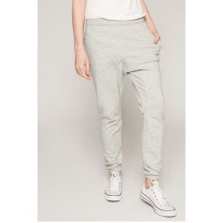 Calvin Klein Jeans - Spodnie. Czarne jeansy damskie Calvin Klein Jeans, s, z bawełny. W wyprzedaży za 219,90 zł.