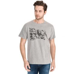 Pepe Jeans Betrand Koszulka Szary. Szare podkoszulki męskie Pepe Jeans, s, z haftami, z bawełny, bez kołnierzyka, z krótkim rękawem, krótkie. Za 154,95 zł.