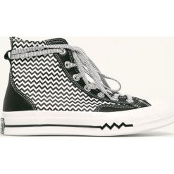 Converse - Trampki. Czarne trampki i tenisówki damskie Converse, bez wzorów, ze skóry, na sznurówki. W wyprzedaży za 359,90 zł.