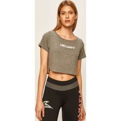 LaBellaMafia - T-shirt. Szare bluzki damskie LABELLAMAFIA, s, z nadrukiem, z elastanu, z okrągłym kołnierzem. Za 89,90 zł.