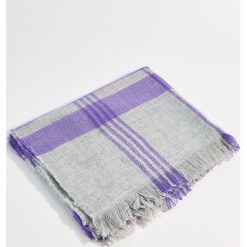 Szal w kratę - Szary. Szare szaliki damskie Mohito. Za 49,99 zł.