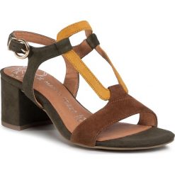 Sandały MARCO TOZZI - 2-28352-24 Khaki Comb 726. Zielone klapki damskie Marco Tozzi, bez wzorów, ze skóry, bez obcasa. W wyprzedaży za 199,00 zł.