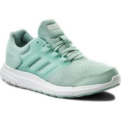 Buty adidas - Galaxy 4 W CP8836 Ashgrm/Silvmt/Gretwo. Zielone buty do biegania damskie Adidas, z materiału. W wyprzedaży za 179,00 zł.