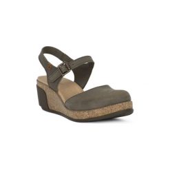 Sandały El Naturalista KAKI LEAVES. Zielone sandały damskie El Naturalista, bez wzorów, bez obcasa, bez zapięcia. Za 347,90 zł.