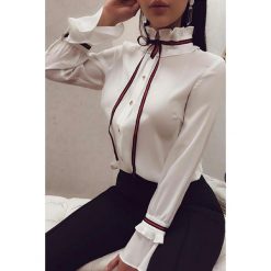 Koszula damska SERTA. Białe bluzki damskie s, eleganckie. W wyprzedaży za 79,00 zł.
