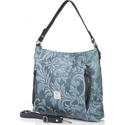 Skórzana torebka w kolorze niebieskim - 30 x 35 x 10 cm. Niebieskie torebki klasyczne damskie marki I MEDICI FIRENZE, w paski, z materiału. W wyprzedaży za 478,95 zł.