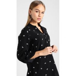 Bluzki damskie: Dorothy Perkins Petite BILLIE BLOSSOM BUTTERFLY NOTCH Bluzka black