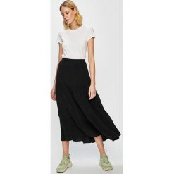 Calvin Klein Jeans - Spódnica. Czarne spódniczki damskie Calvin Klein Jeans, na co dzień, bez wzorów, z wiskozy, casualowe, maxi, rozkloszowane. W wyprzedaży za 269,90 zł.