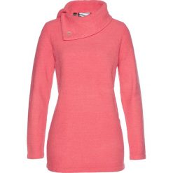 Sweter z puszystej przędzy bonprix jasnoróżowy. Różowe swetry damskie bonprix, bez wzorów, z materiału, bez rękawów, bez kaptura. Za 54,99 zł.