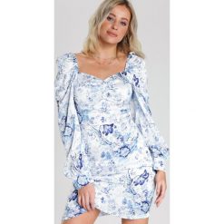 Niebieska Sukienka Burnett. Niebieskie sukienki damskie Renee, s, bez wzorów, bez kołnierzyka, bez rękawów, długie, mini, dopasowane. Za 159,99 zł.