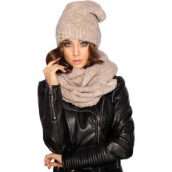 Kobiecy zestaw na zimę beanie oraz komin z domieszką moheru beżowy. Brązowe czapki zimowe damskie marki Lemoniade, na zimę. Za 155,98 zł.