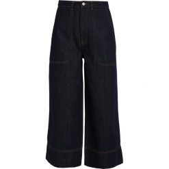 Jeansy damskie: Topshop BOUTIQUE Jeansy Dzwony indigo