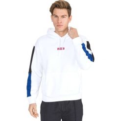 Levi's Racer Bluza Biały. Białe bluzy męskie Levi's®, s, z haftami, z bawełny, bez kołnierzyka, bez rękawów, bez kaptura. Za 343,95 zł.