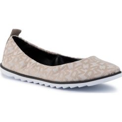 Baleriny DKNY - Vivi Ballerina K2936122 Logo Jacq Hemp Hep. Brązowe baleriny damskie DKNY, bez wzorów, ze skóry ekologicznej, klasyczne, bez obcasa, na płaskiej podeszwie. W wyprzedaży za 299,00 zł.