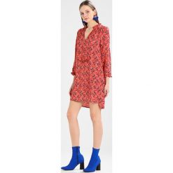 Sukienki hiszpanki: See u Soon ROBE Sukienka letnia red