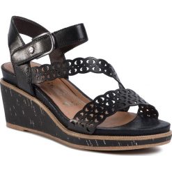 Sandały TAMARIS - 1-28022-24 Black 001. Czarne klapki damskie Tamaris, bez wzorów, ze skóry, bez obcasa, na obcasie. W wyprzedaży za 219,00 zł.
