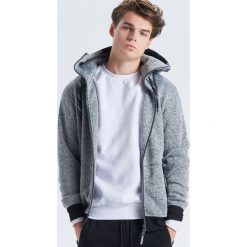 Rozpinany sweter z kapturem - Jasny szary. Szare swetry rozpinane męskie marki Cropp, s, z kapturem. Za 129,99 zł.