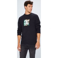 DC - Bluza. Czarne bluzy męskie DC, s, z nadrukiem, z elastanu, z okrągłym kołnierzem, bez rękawów, bez kaptura. W wyprzedaży za 199,90 zł.