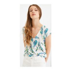 T-shirt damski. T-shirty damskie Promod, z nadrukiem, z tkaniny, z dekoltem na plecach. Za 44,50 zł.
