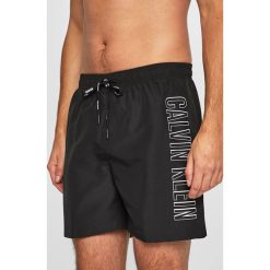 Calvin Klein Jeans - Kąpielówki. Czarne kąpielówki męskie marki Calvin Klein Jeans, s, z nadrukiem, z poliesteru. Za 269,90 zł.
