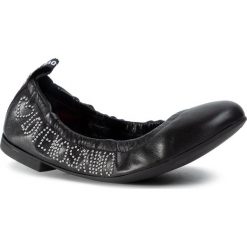 Baleriny LOVE MOSCHINO - JA11030G1AIA0000 Nero. Czarne baleriny damskie Love Moschino, bez wzorów, ze skóry, klasyczne, bez obcasa, na płaskiej podeszwie. Za 729,00 zł.