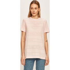 Tommy Hilfiger - T-shirt. Różowe bluzki damskie TOMMY HILFIGER, s, bez wzorów, z bawełny, z okrągłym kołnierzem. Za 229,90 zł.