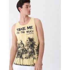 Tank top z nadrukiem - Żółty. Żółte t-shirty męskie House, s, z nadrukiem, bez kołnierzyka. Za 35,99 zł.