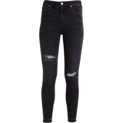 Abercrombie & Fitch HIGH RISE SUPER SKINNY Jeans Skinny Fit black. Czarne jeansy damskie relaxed fit marki Abercrombie & Fitch, z bawełny. W wyprzedaży za 224,95 zł.