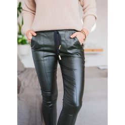 SPODNIE RUTH DARK GREEN - S. Zielone spodnie damskie Fanaberia.com, s. Za 119,00 zł.