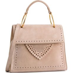 Torebka COCCINELLE - D10 B14 Lace Suede E1 D10 18 03 01 Taupe N75. Brązowe torebki klasyczne damskie marki Coccinelle, bez wzorów, ze skóry, klasyczne, bez dodatków. Za 1599,90 zł.