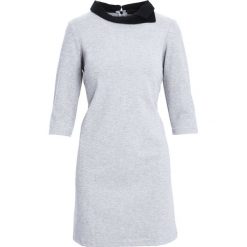 Jasnoszara Sukienka Something To Believe In. Szare sukienki mini marki Born2be, l, oversize. Za 79,99 zł.
