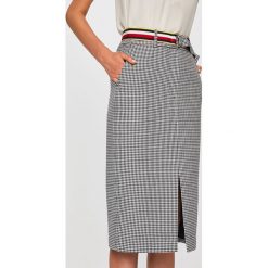 Tommy Hilfiger - Spódnica. Białe spódniczki damskie TOMMY HILFIGER, na co dzień, z haftami, z bawełny, casualowe, z podwyższonym stanem, midi, ołówkowe. W wyprzedaży za 479,90 zł.