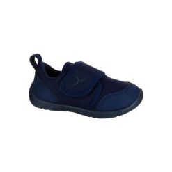 Buty do gimnastyki 100 I LEARN FIRST. Niebieskie buciki niemowlęce DOMYOS, z poliesteru, bez zapięcia. Za 34,99 zł.