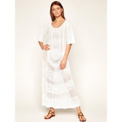 Sukienka dzianinowa Elisabetta Franchi AM-08T-02E2-V459. Białe sukienki damskie Elisabetta Franchi, bez wzorów, z wiskozy, bez kołnierzyka, bez rękawów. W wyprzedaży za 1679,00 zł.