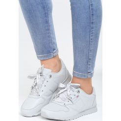 Jasnoszare Buty Sportowe Time Off. Pomarańczowe buty sportowe damskie marki Born2be, z materiału. Za 99,99 zł.
