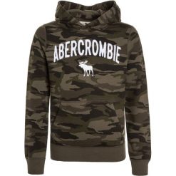 Abercrombie & Fitch LOGO CORE Bluza z kapturem dark green. Zielone bluzy chłopięce marki Abercrombie & Fitch, z bawełny, z kapturem. Za 169,00 zł.