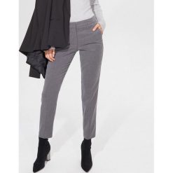 Eleganckie spodnie cygaretki - Szary. Szare spodnie damskie Mohito. Za 119,99 zł.
