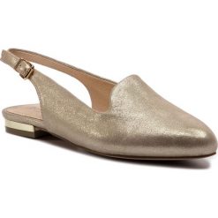 Sandały CAPRICE - 9-29400-22 Lt Gold Metal. 978. Żółte klapki damskie Caprice, bez wzorów, ze skóry, bez obcasa, na obcasie. W wyprzedaży za 159,00 zł.