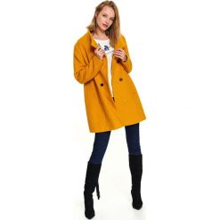 Dwurzędowy płaszcz ze strukturalnej tkaniny. Żółte płaszcze damskie Top Secret, na zimę, bez wzorów, z tkaniny, eleganckie. W wyprzedaży za 124,99 zł.