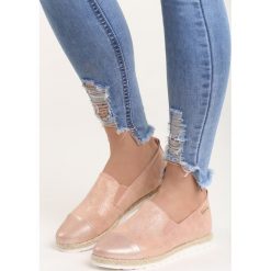 Różowe Espadryle From Yesterday. Różowe espadryle damskie Born2be, bez wzorów, ze skóry, bez obcasa. Za 79,99 zł.