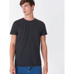 Melanżowy t-shirt - Czarny. Czarne t-shirty męskie House, s, bez wzorów, bez kołnierzyka. Za 35,99 zł.